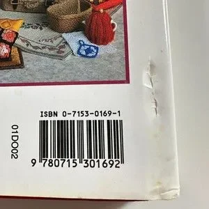 Dolls House Needlecrafts: Over 250 Projects In 1/12 Scale